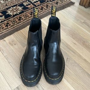Dr. Martens 2976 Chelsea Boot - Women's size 9